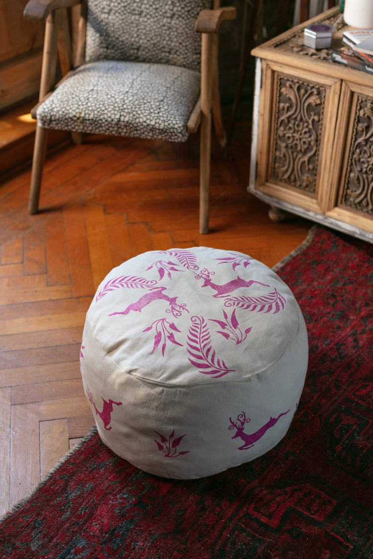 Antonie Pouf mit Blockprint-Motiv