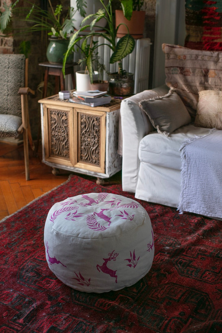 Antonie Pouf mit Blockprint-Motiv